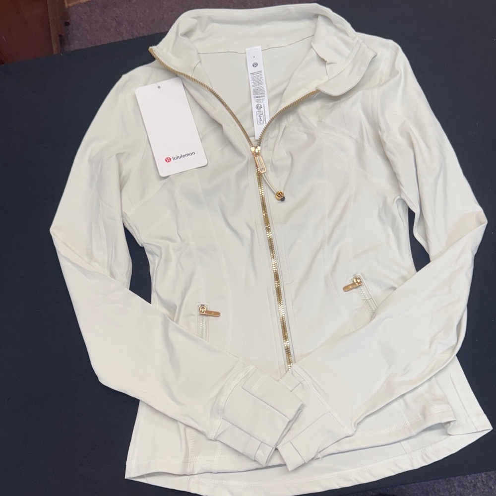 lululemon Define Jacket Luon Light Ivory Size 4 NWT Full Zip